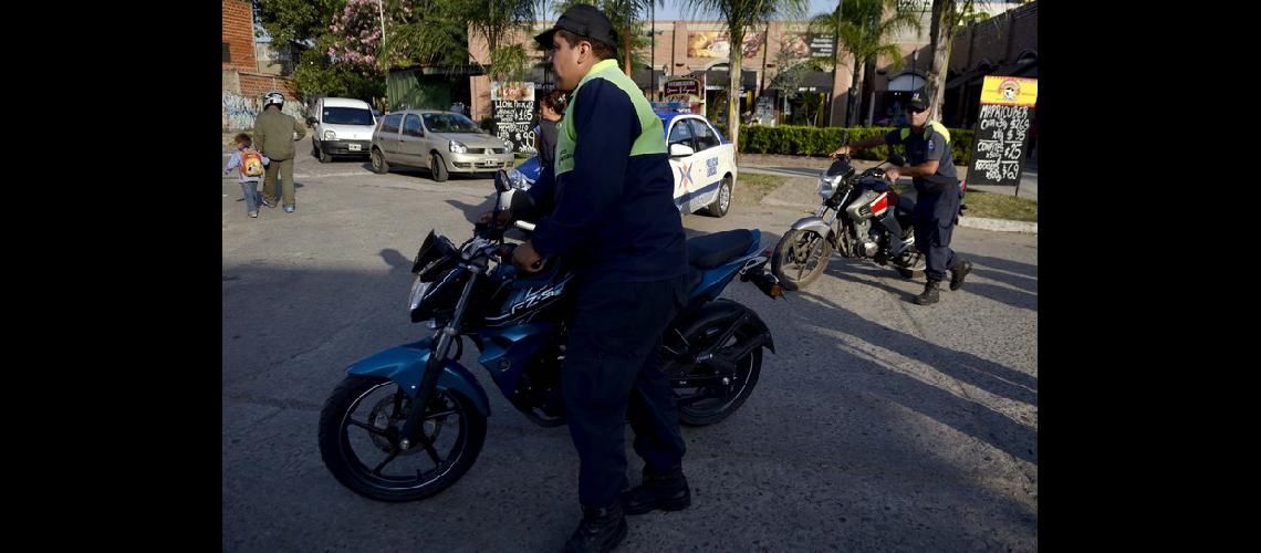 Con maacutes operativos refuerzan el control de las motos en Lomas