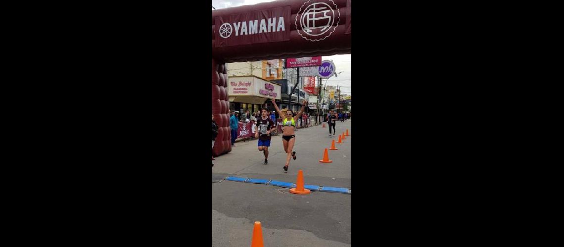 Mariacutea Silvestre se subioacute al podio