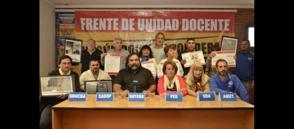 Docentes presentan un recurso de amparo