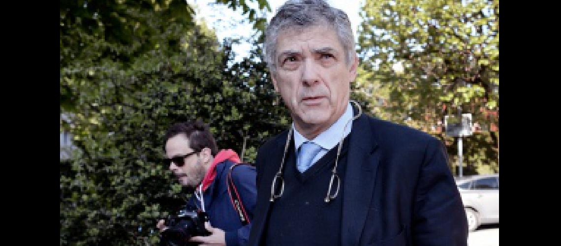 Detuvieron al presidente de la Federacioacuten Espantildeola de Fuacutetbol por corrupcioacuten