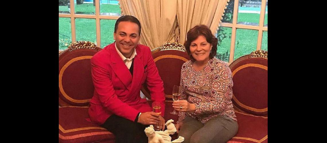 iquestCristian Castro se quedaraacute con la mansioacuten de Sandro