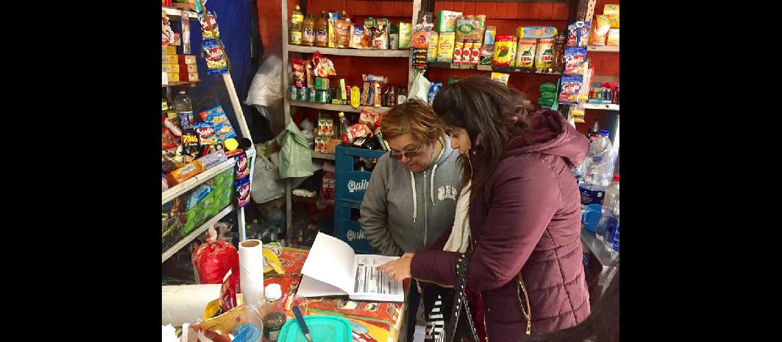 Regularizaron sus locales 700 comerciantes de todo Lomas
