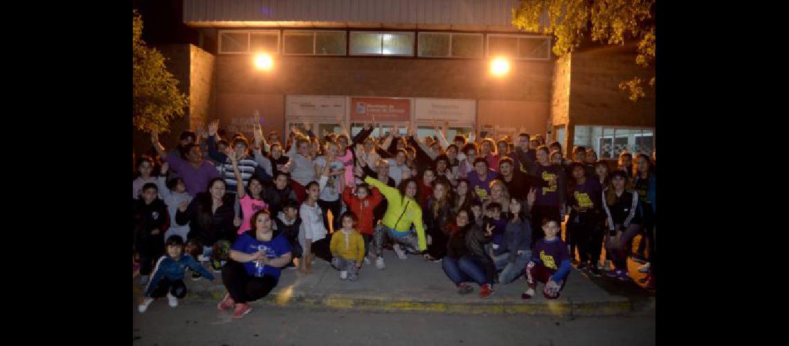 Jeacutesica participoacute en Albertina de una clase de Zumba