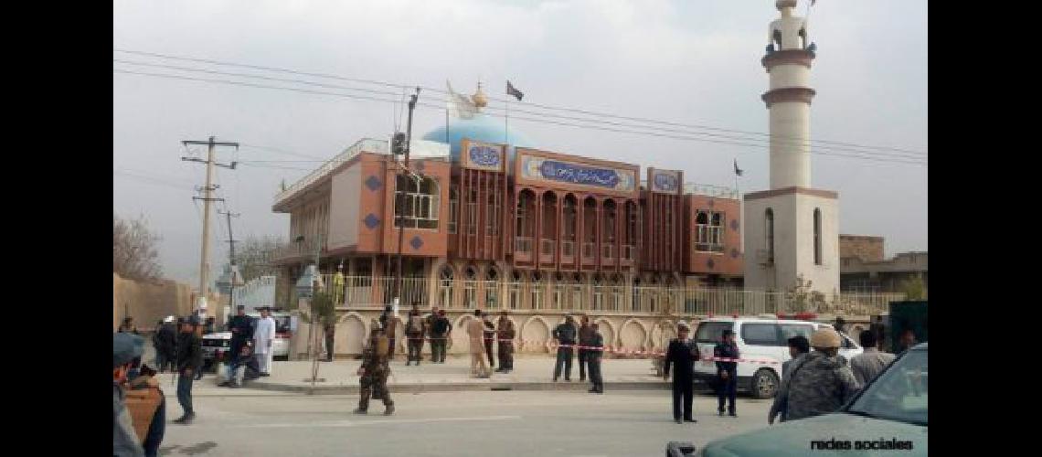 Explosiones y tiroteos cerca de la embajada iraquiacute y una comisariacutea en Kabul