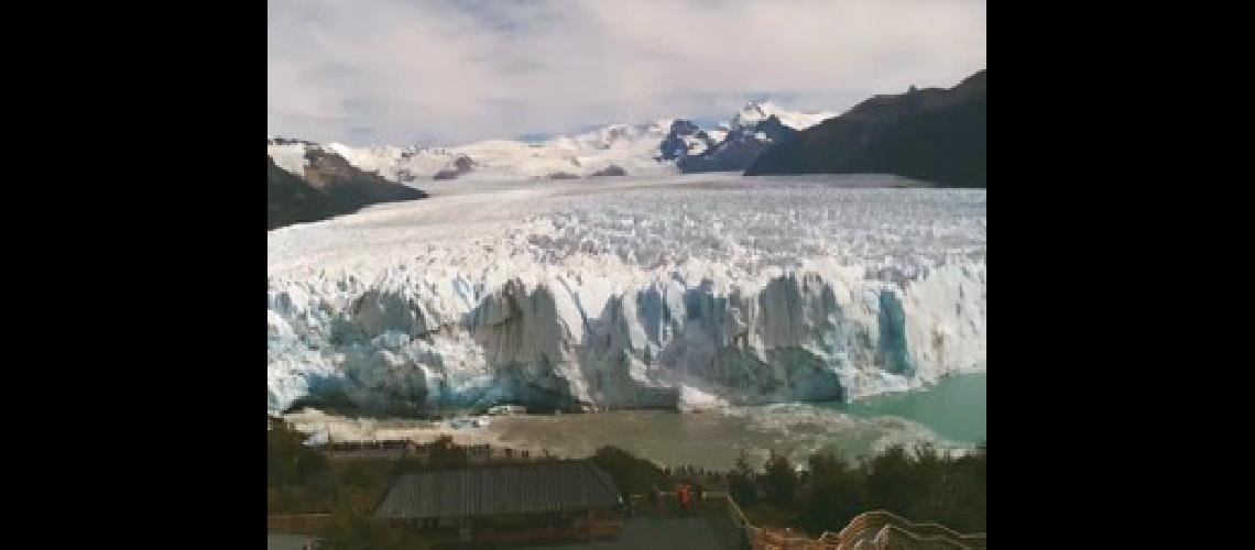 El Glaciar Perito Moreno inicioacute su ciclo de cierre que anticipa el espectaacuteculo uacutenico de su ruptura