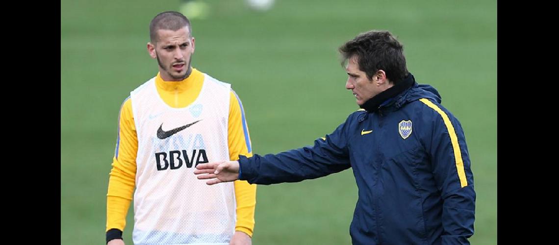 Cardona se lucioacute en el empate de Boca