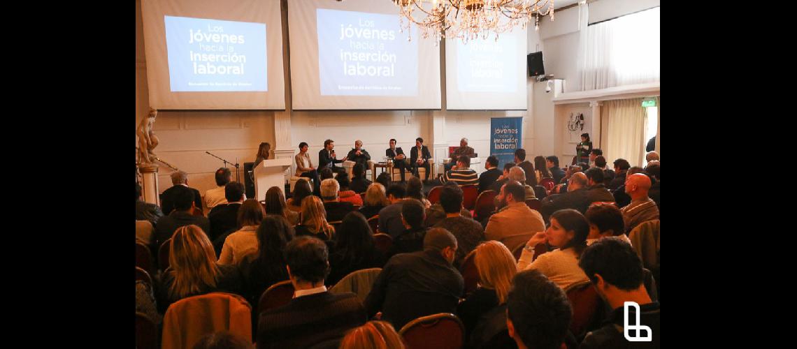 Trabajan para ampliar las opciones de insercioacuten laboral de los joacutevenes