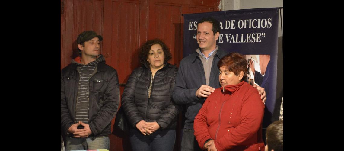 Trezza inauguroacute un curso de oficios