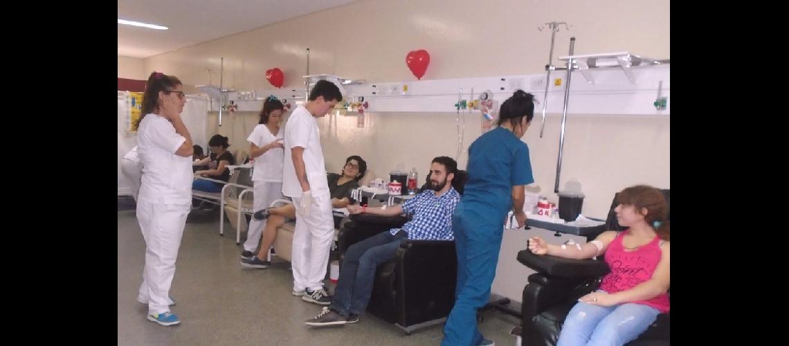 El Colegio de Farmaceacuteuticos organiza una colecta de sangre
