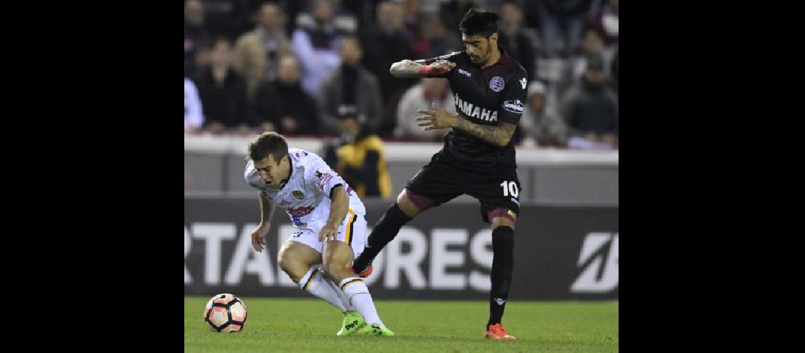Lanuacutes dio otro paso fundamental y sigue firme en la Copa Libertadores