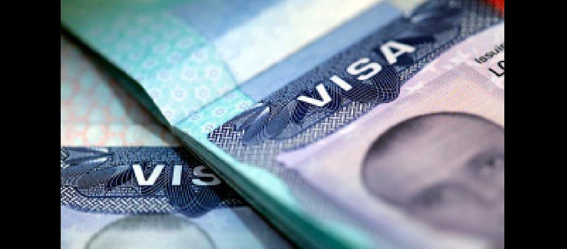Los joacutevenes inmigrantes podriacutean recibir visas de trabajo despueacutes del brexit