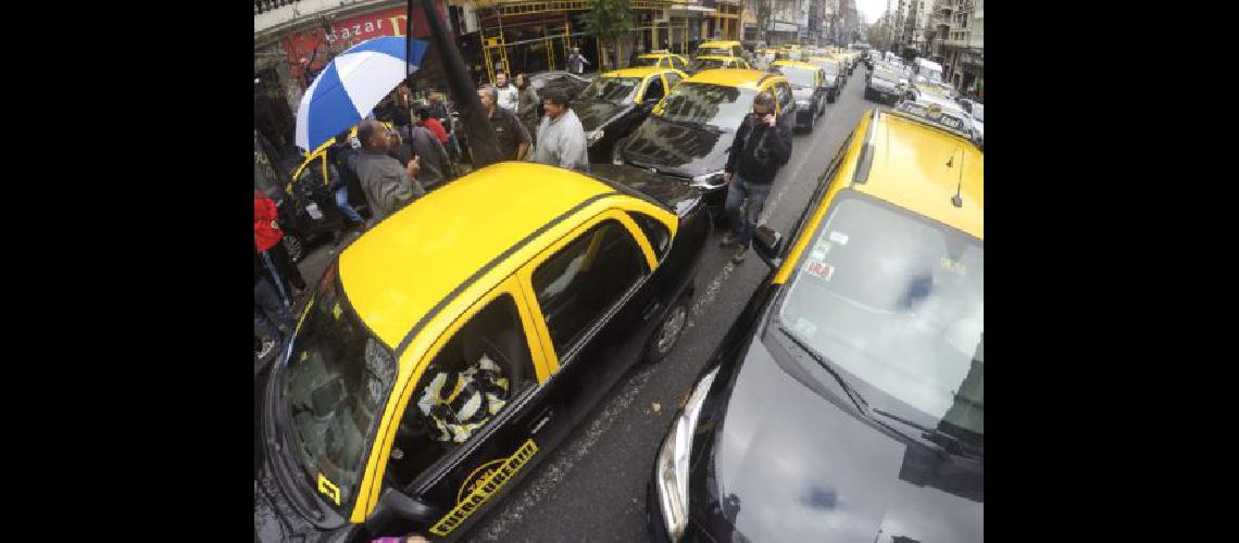 Los taxistas contra la empresa Uber