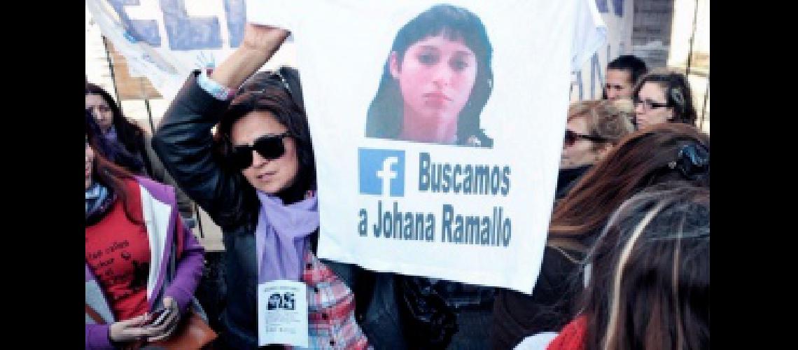 Buscan a una joven que desaparecioacute hace dos semanas en La Plata