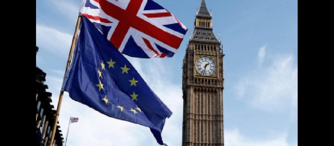 El Reino Unido pretende mantener una unioacuten aduanera temporal con la UE