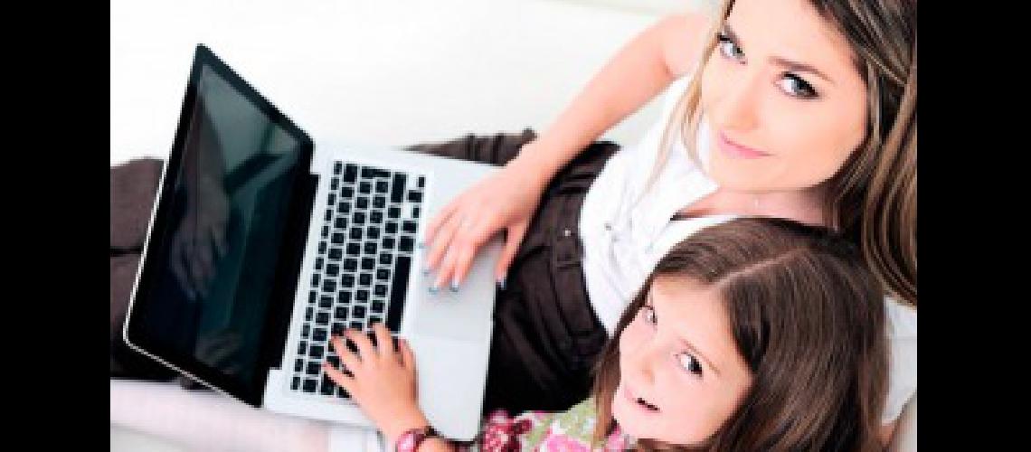 El uso sin recaudos de la web y las redes expone a los chicos cada vez maacutes a grooming sexting y ciberbulling