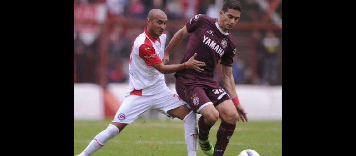 Lanuacutes se opone a la salida de Marcone
