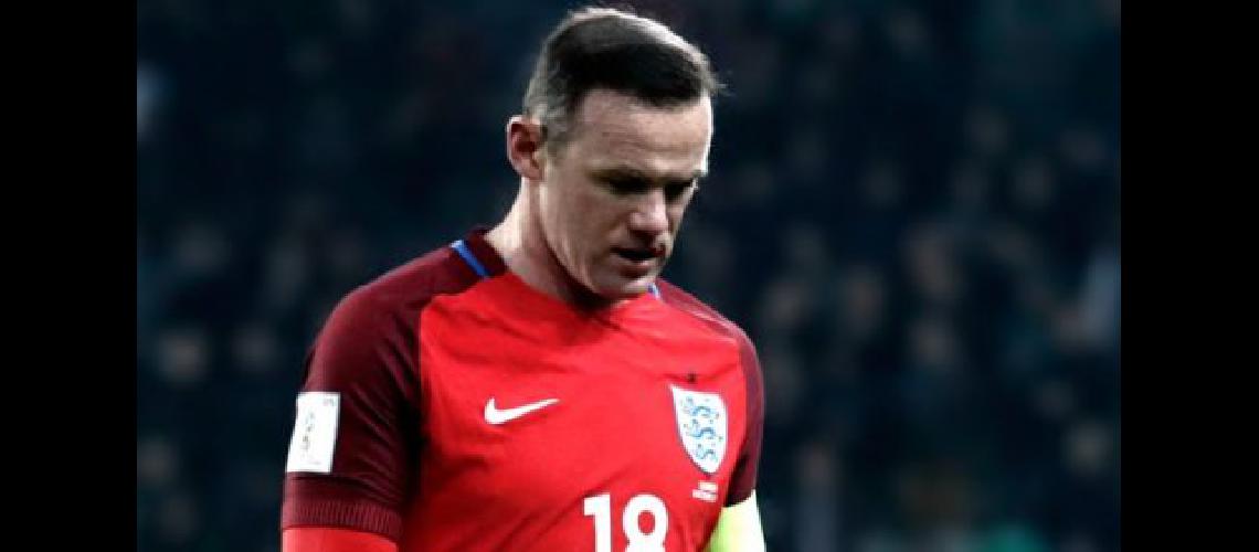 Rooney anuncioacute su retiro del seleccionado de Inglaterra