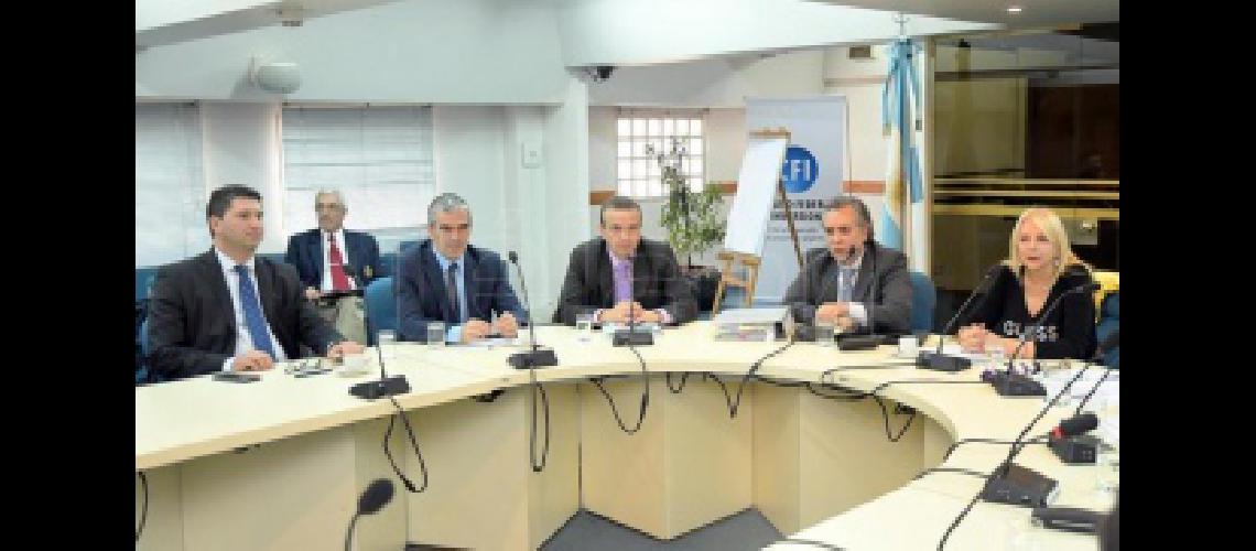 Fiscales de Estado reforzaron el rechazo de los gobernadores a ceder fondos a Buenos Aires