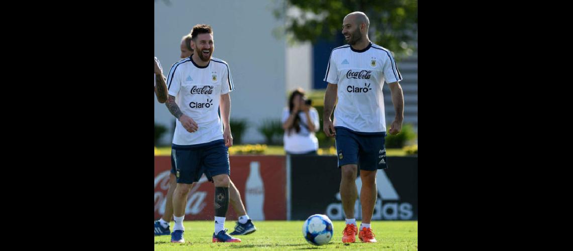 Messi llegoacute a la Argentina para sumarse a la Seleccioacuten Nacional