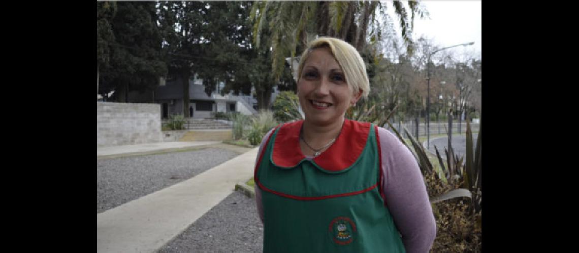 ORGULLO DE SER DE LOMAS- PATRCIA REFERENTE DEL JARDIacuteN COMUNITARiO CIEMPIEacuteS