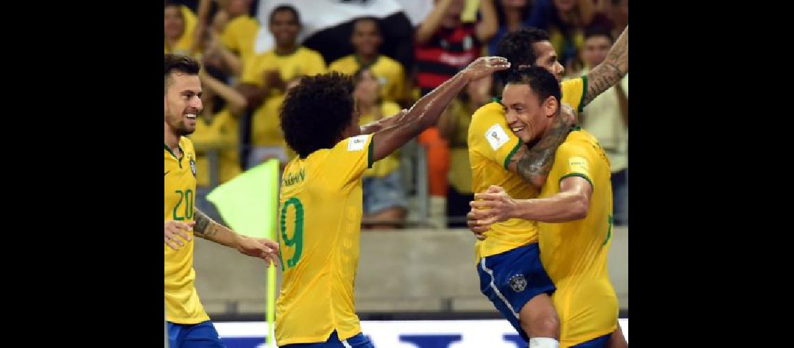 Brasil recibe a Ecuador en Porto Alegre