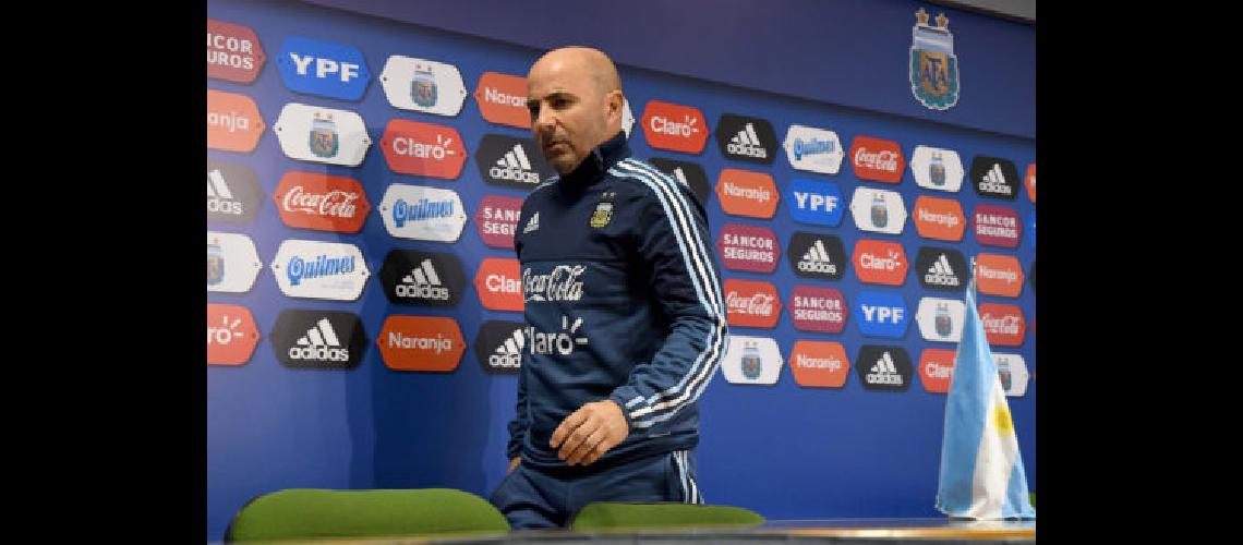 El DT piensa en Messi