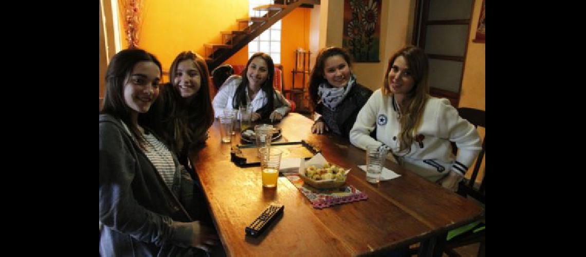 Jesica visitoacute a cuatro alumnas de danza