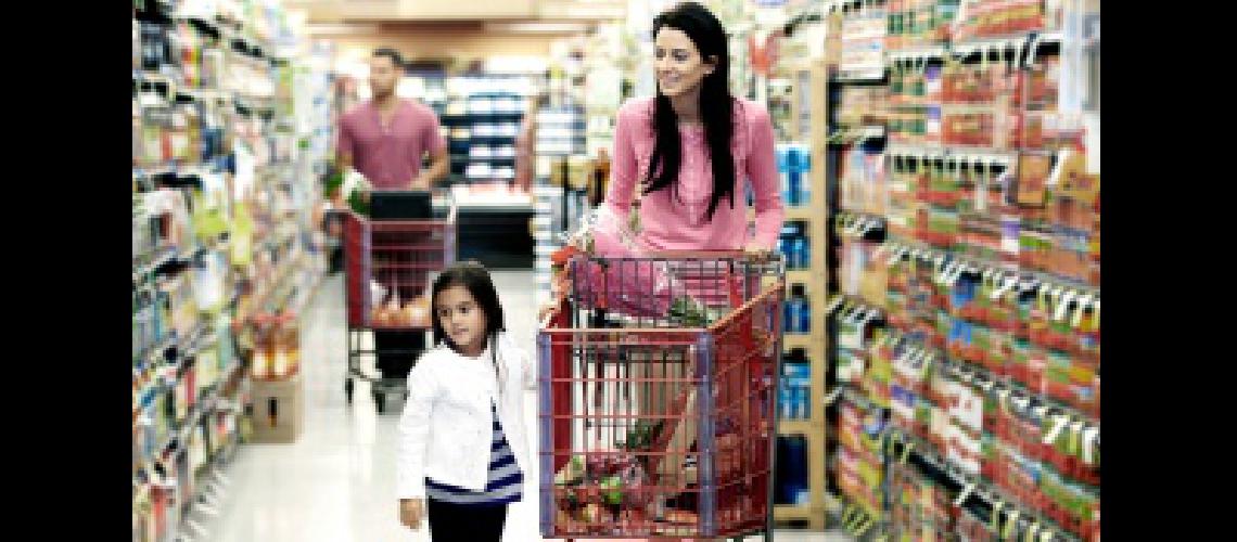 Una app argentina permite conocer queacute tan saludable es un alimento al escanear el coacutedigo de barras del envase