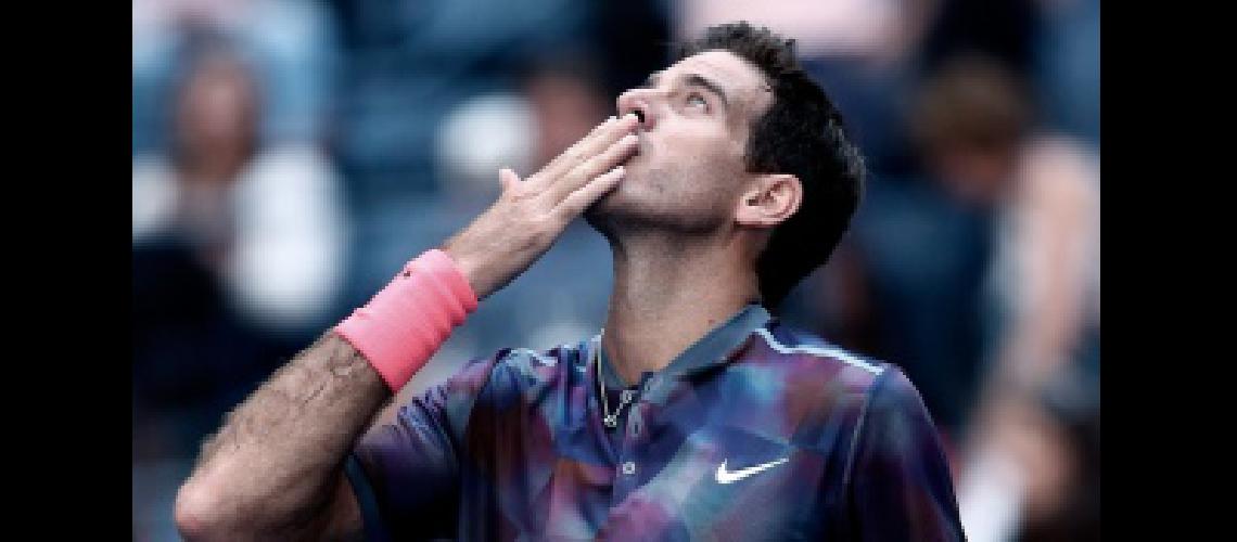 Del Potro dijo que la clave de su triunfo ante Federer fue el saque y su reveacutes
