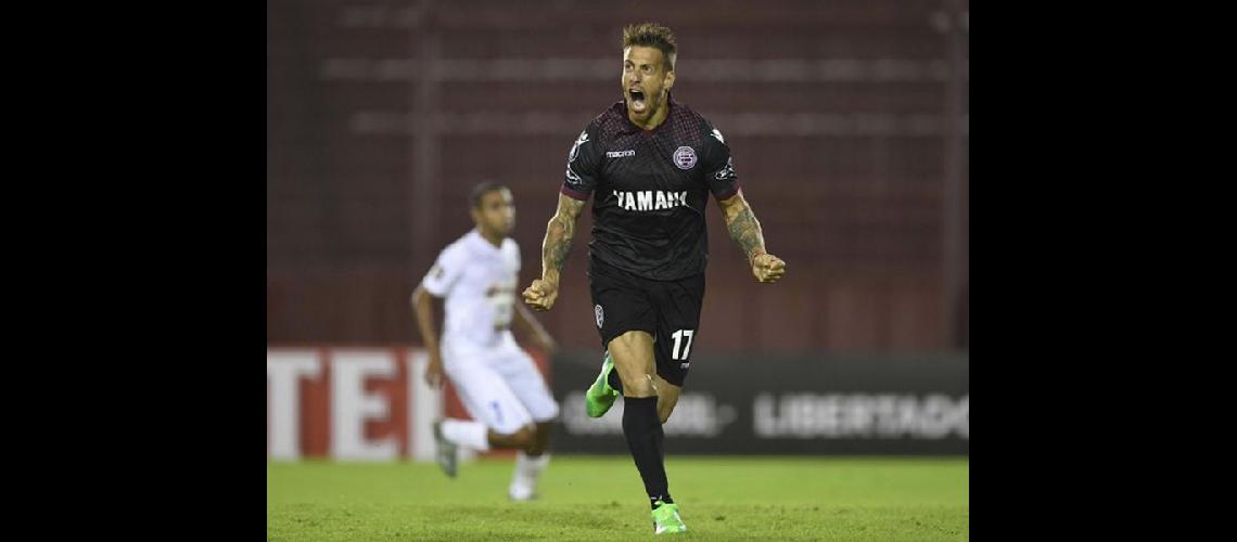 Boca visitaraacute a un Lanuacutes alternativo