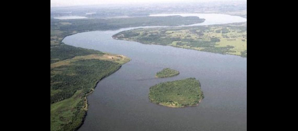 Un pueblo pampeano de 3322 habitantes quedoacute aislado por las inundaciones