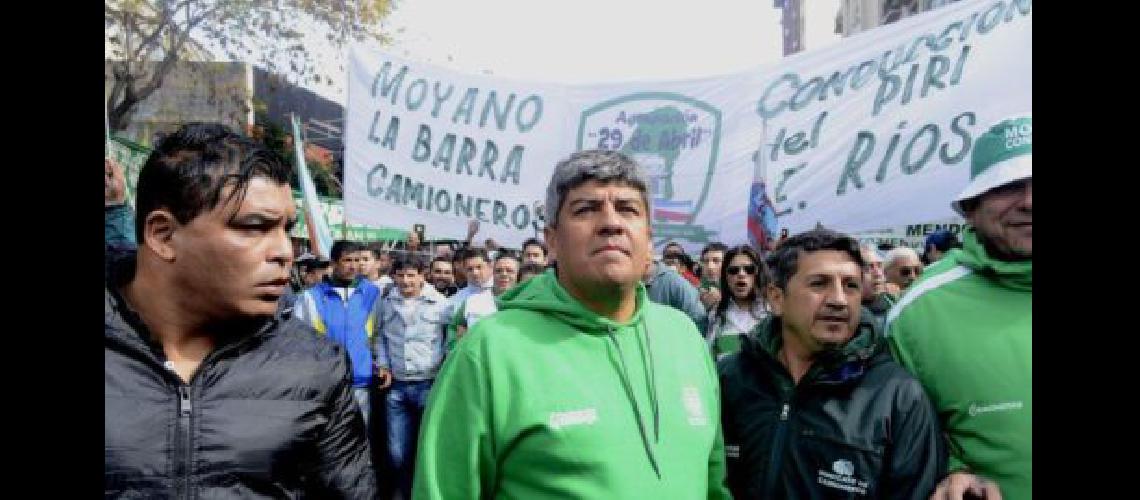 Coca Cola- sigue el conflicto con el gremio Camioneros