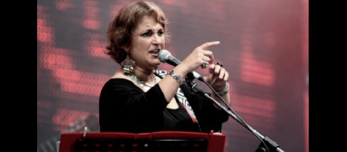Yamila Cafrune maacutes Roberto y Cuti Carabajal en Argentina Baila
