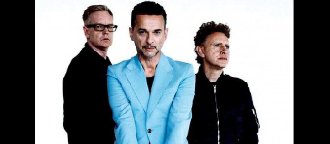Depeche Mode presentoacute su video Cover me corte de su uacuteltimo disco
