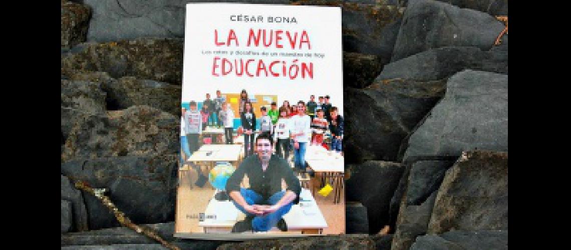 La familia es el primer oacutergano educativo asegura Ceacutesar Bona