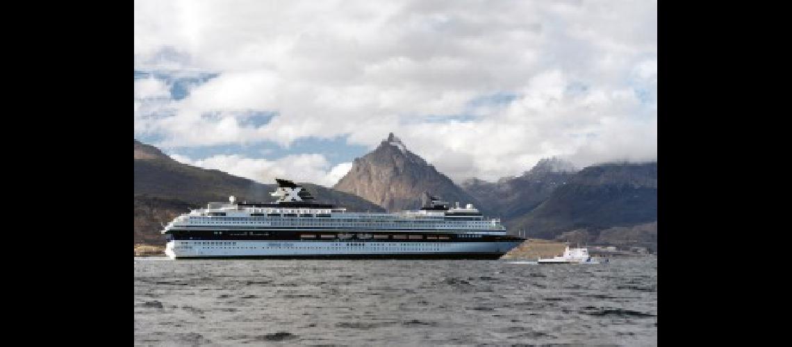 Con el arribo del buque Stella Australis inicia la temporada de cruceros en Ushuaia