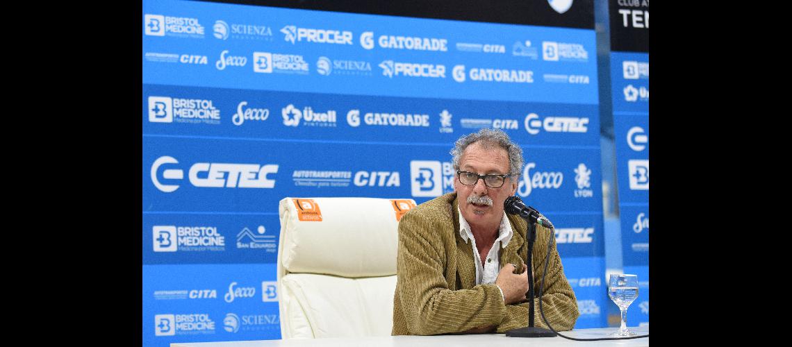El Club Temperley licencioacute a Alexis Zaacuterate ldquopor tiempo indeterminadordquo