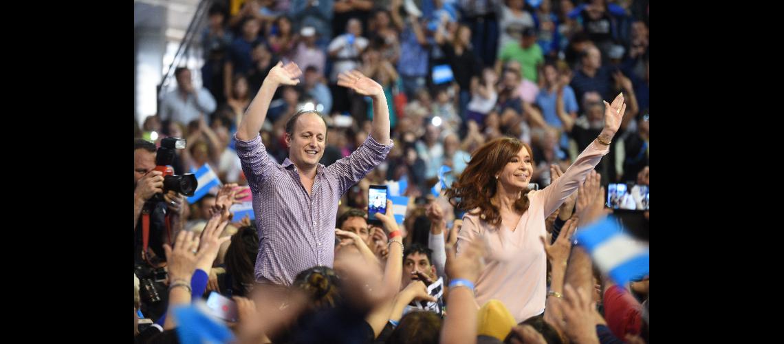 Lomas- junto a jubilados Martiacuten y Cristina pidieron ldquofrenar el ajusterdquo