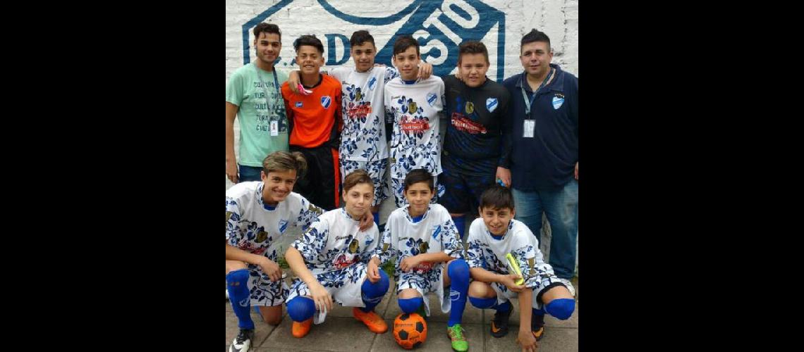 El Club 11 de Agosto se acerca a un nuevo tiacutetulo en la Liga ADIJ