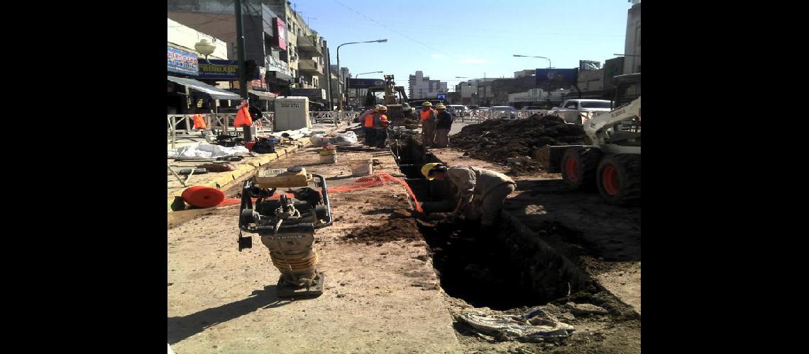 Culminan las obras del aliviador cloacal de Alsina en Banfield Este