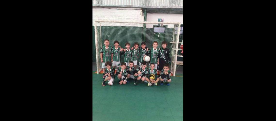 Tres categoriacuteas de Defensores de Banfield viajaraacuten a Mar del Plata