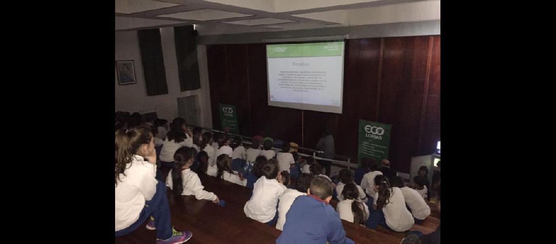 Maacutes estudiantes sellaron su compromiso ambiental