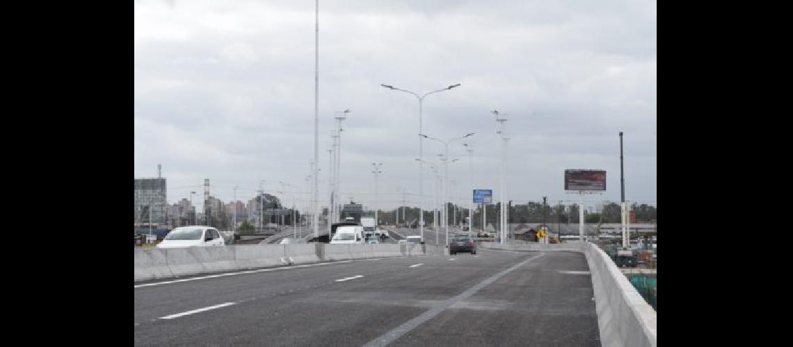 Concluyoacute la obra del Viaducto de La Noria clave para agilizar el traacutensito
