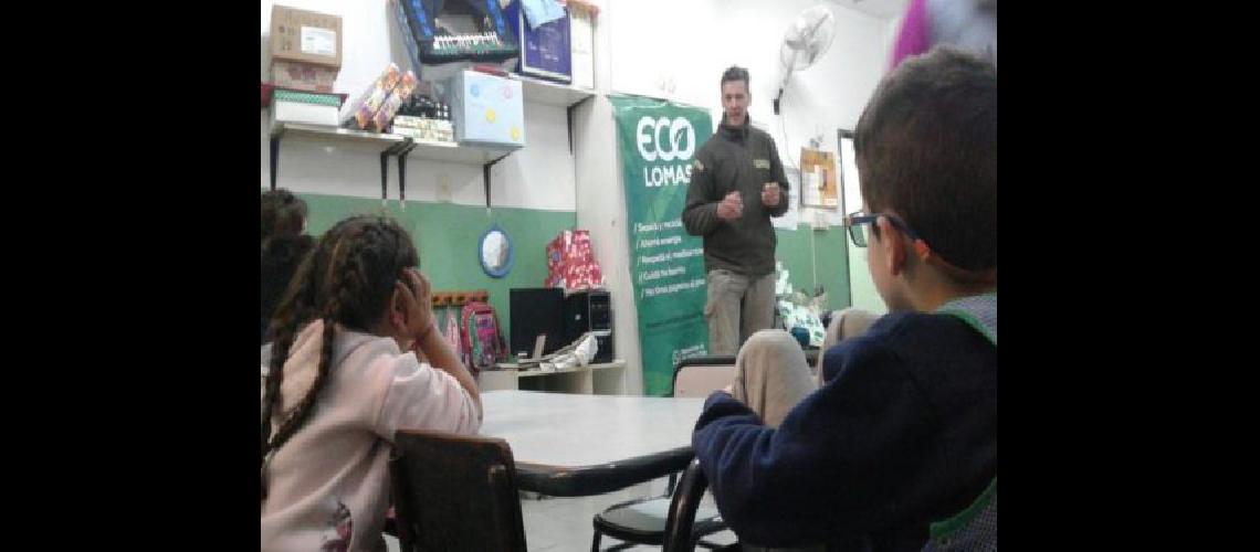 Taller de huerta orgaacutenica en los jardines