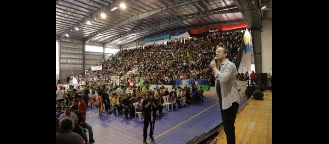 Martiacuten premioacute a miles de chicos en la Fiesta de los Clubes de Lomas