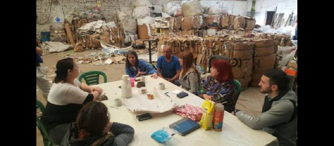 Acompantildean a las cooperativas que trabajan con el reciclado en los barrios