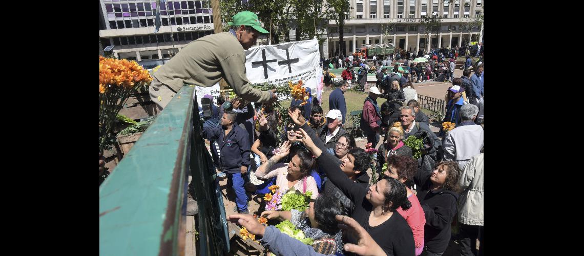 Verdurazo para pedir una ley que ayude al campo