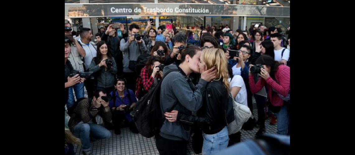 Mujeres repudian la violencia policial