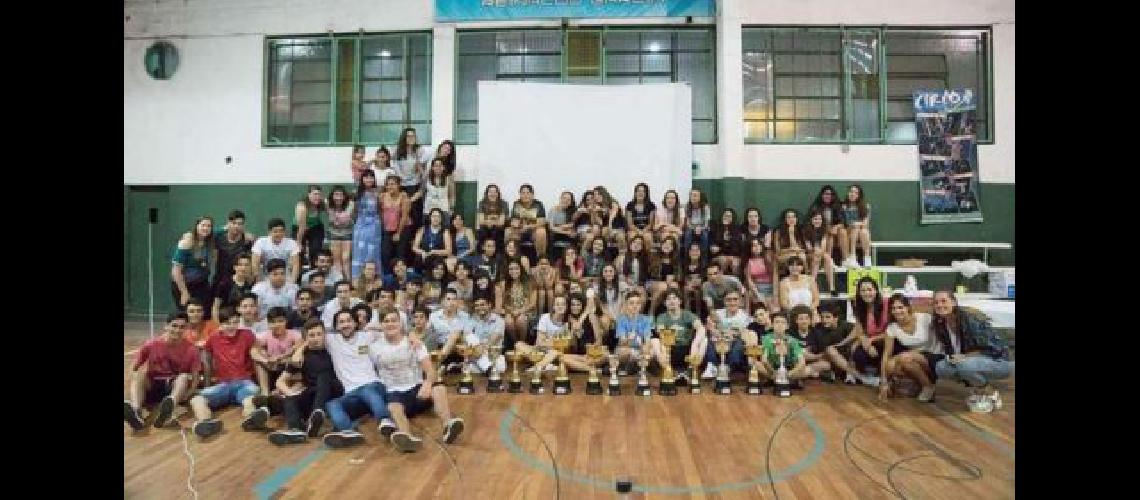 El handball del Defensores no para