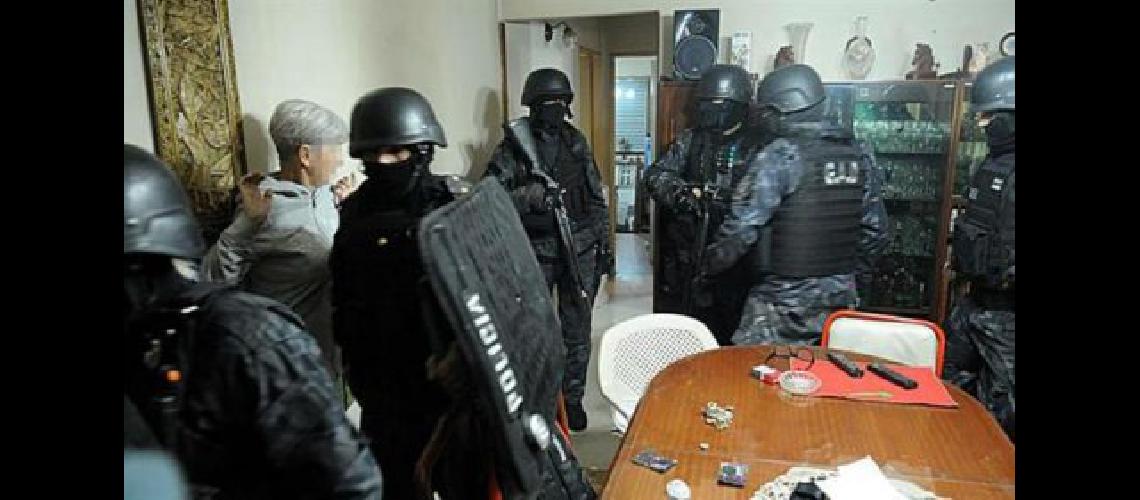 Quedoacute detenido tras realizar 40 amenazas de bomba